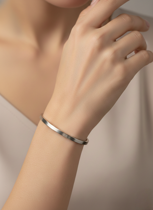LZ-116 Sleek Minimalist Silver Bangle