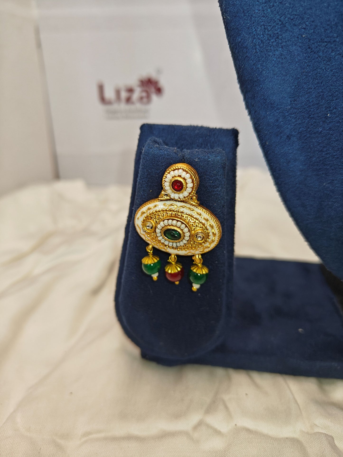 LZ-05 Pearl Necklace Set with Traditional Pendant & Earrings