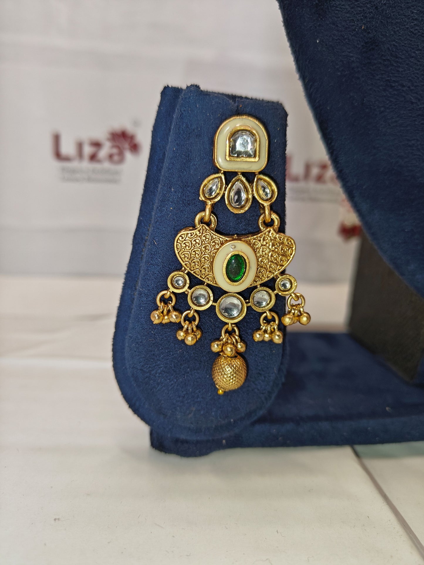LZ-18 Kundan Necklace Set with Matching Earrings