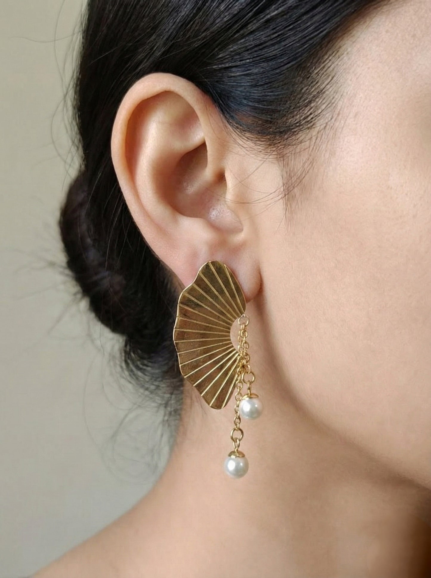LZ-88 Anti-Tarnish Fan Pearl Drop Earrings