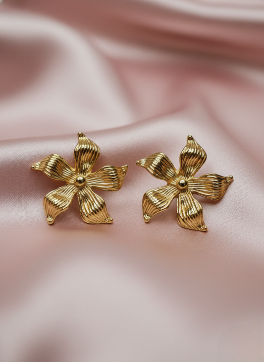 LZ-91 Elegant Textured Floral Anti-Tarnish Stud Earrings
