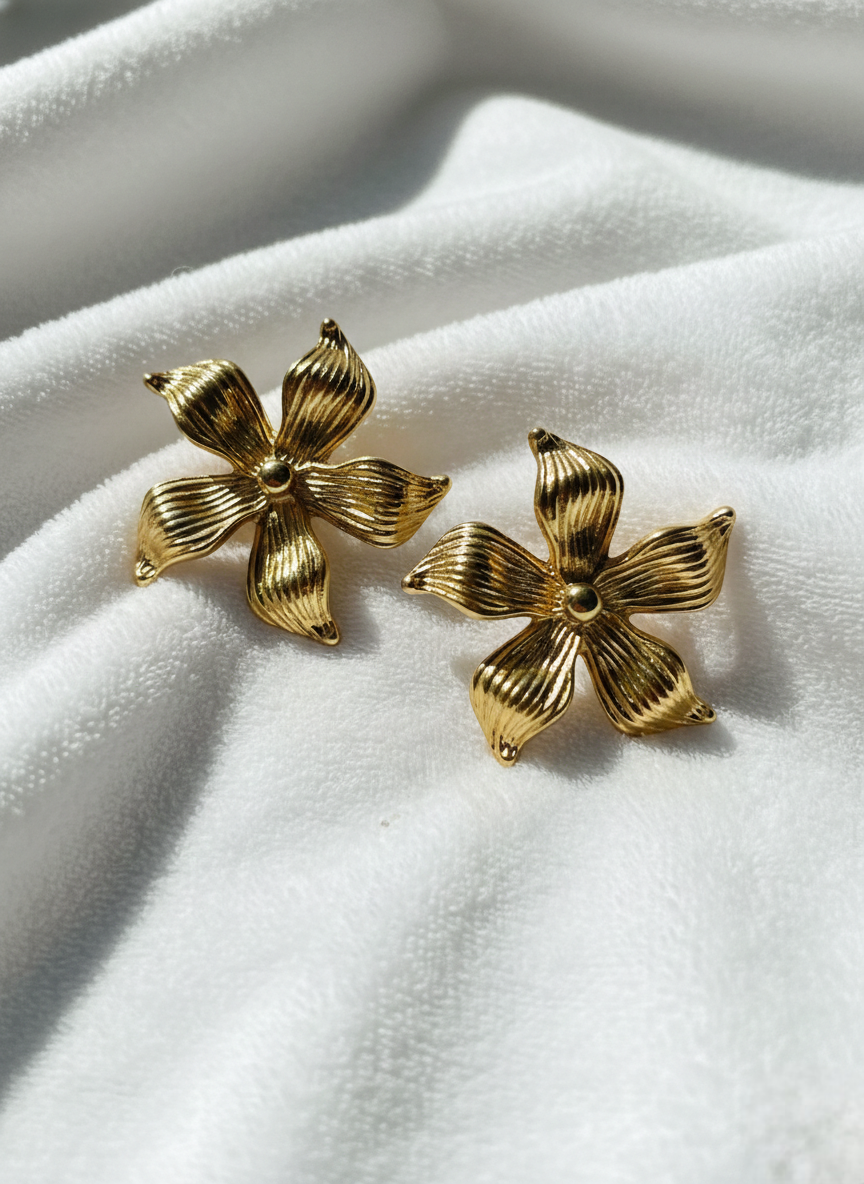 LZ-91 Elegant Textured Floral Anti-Tarnish Stud Earrings