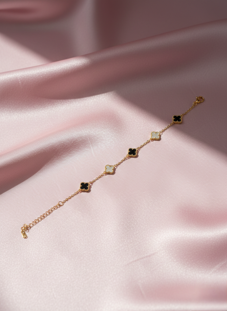 LZ-106 Monochrome Clover Bracelet