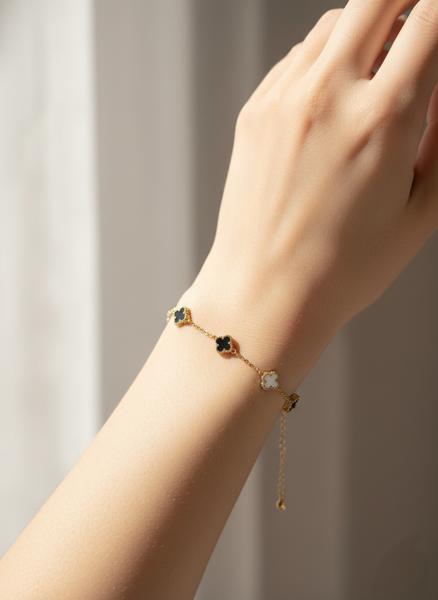 LZ-106 Monochrome Clover Bracelet