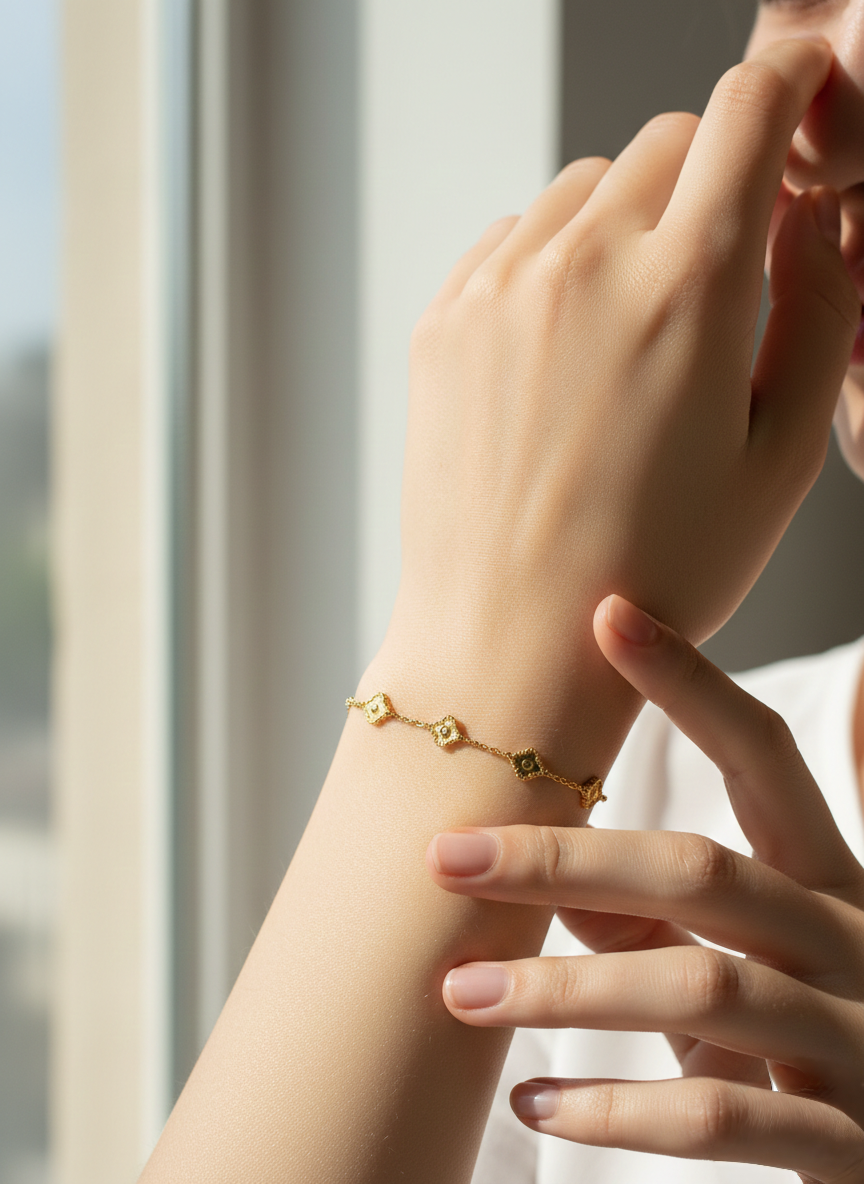 LZ-108 Stamped Coin Dangle Bracelet