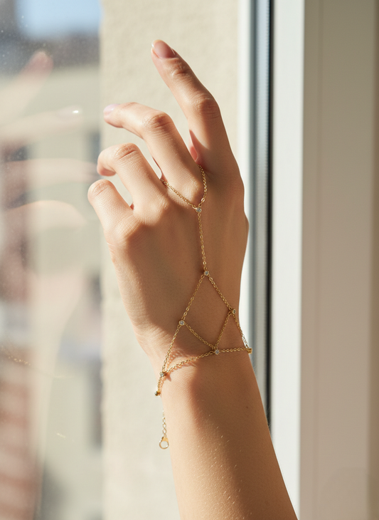 LZ-111 Delicate Hand Chain Bracelet