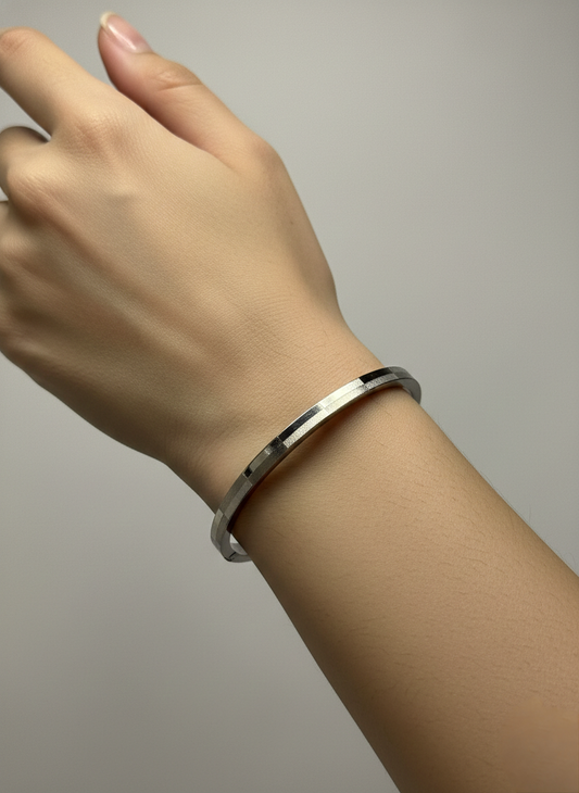 LZ-117 Prism Edge Silver Bangle – Geometric Faceted Cuff