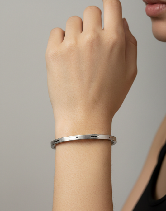 LZ-118 Linear Inlay Silver Bangle