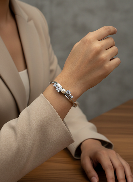 LZ-120 Seraphina Pearl & Cluster Diamond Bangle