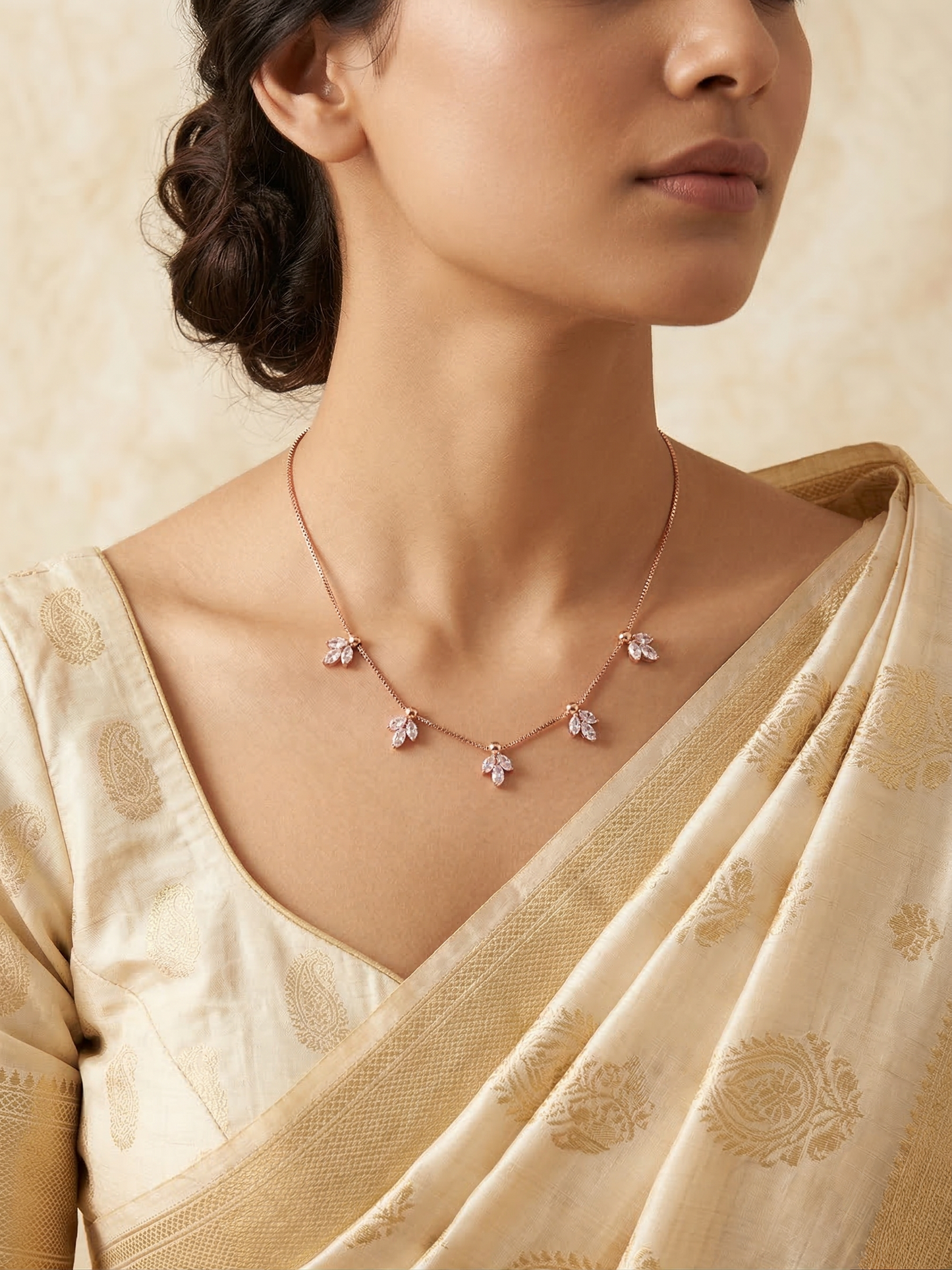 LZ-152  Elegant Floral Crystal Necklace