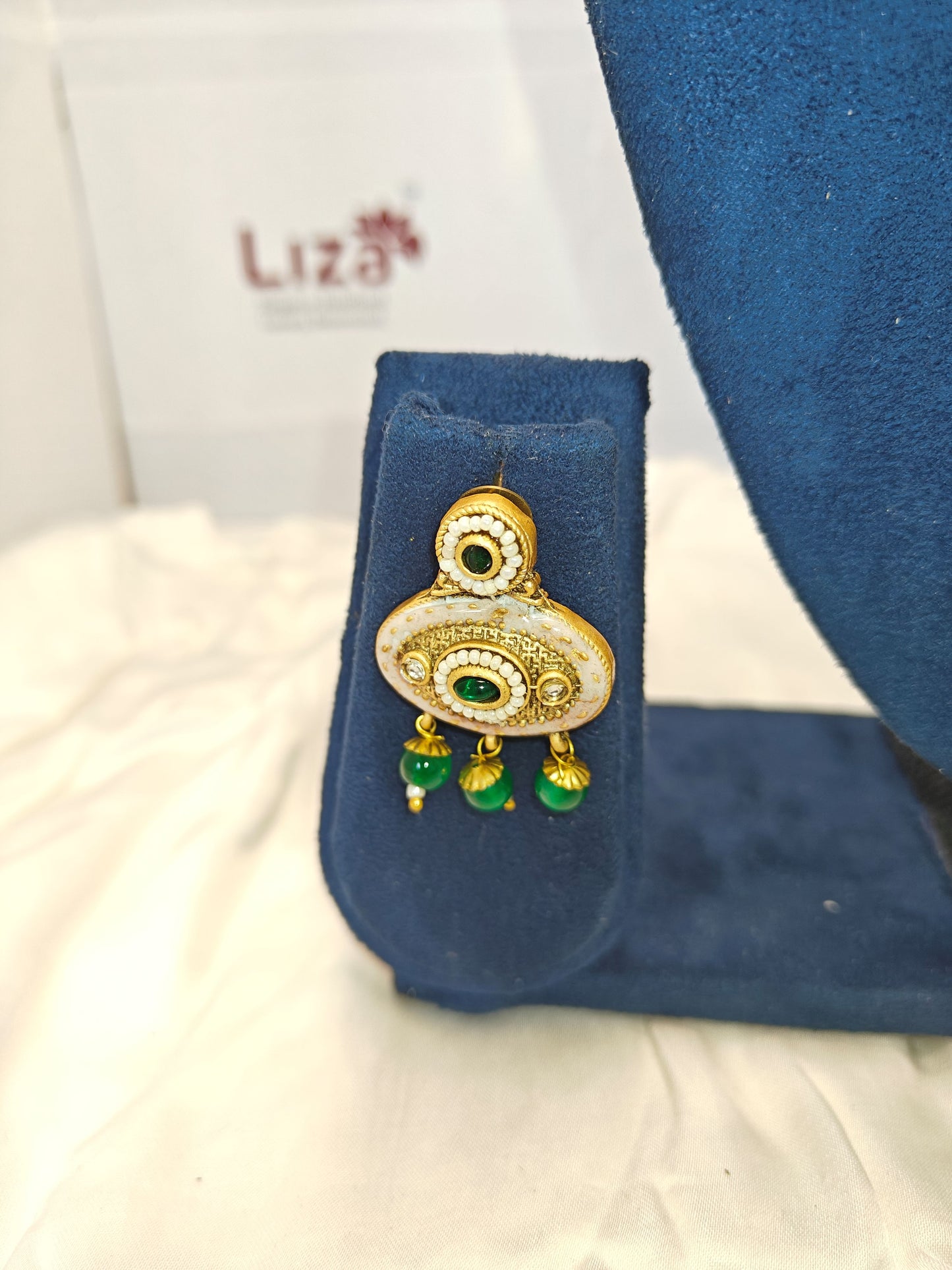 LZ-06 Pearl Necklace Set with Green Stone Pendant & Matching Earrings