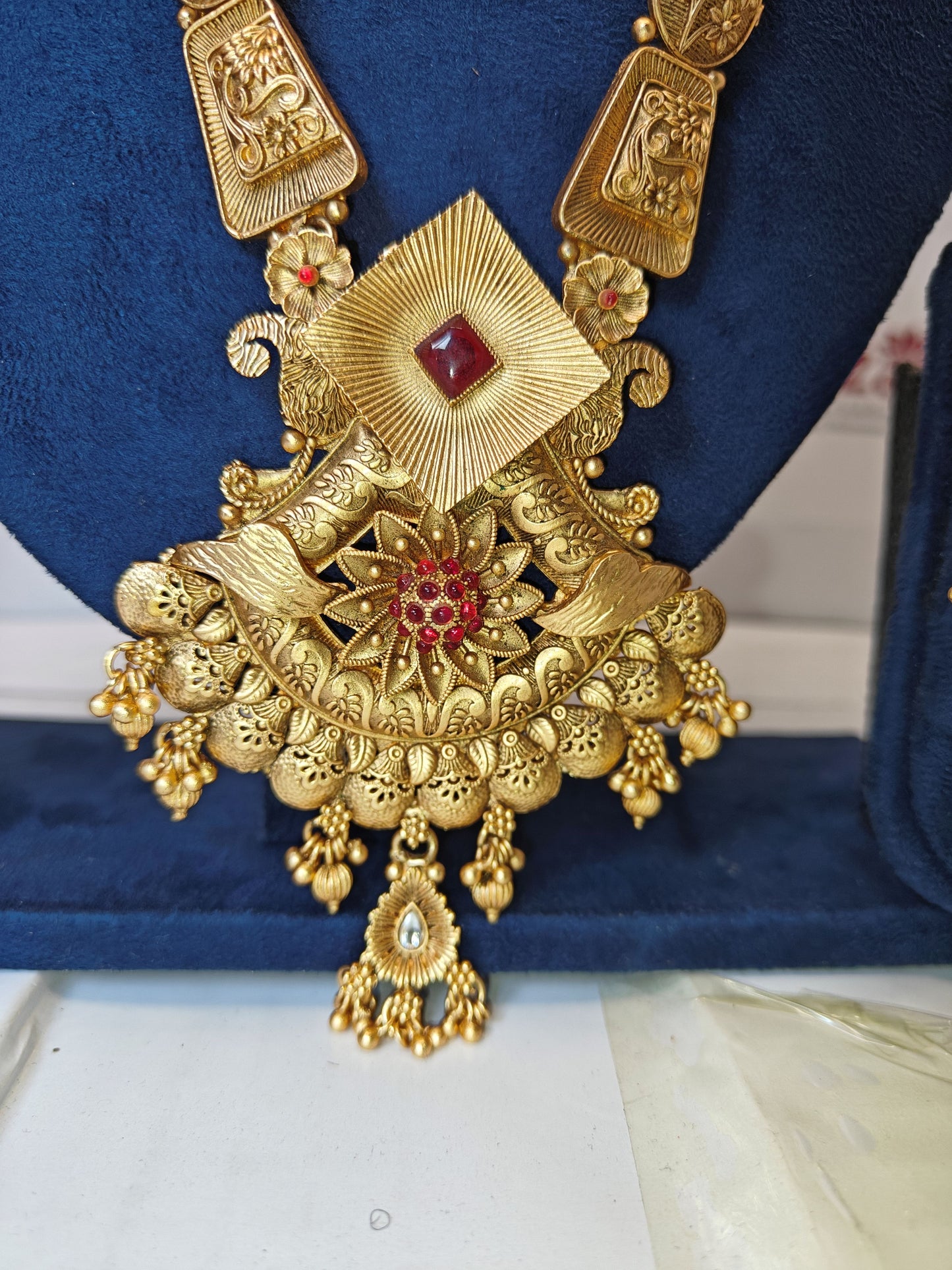 LZ-69 Royal Antique Finish Statement Necklace Set