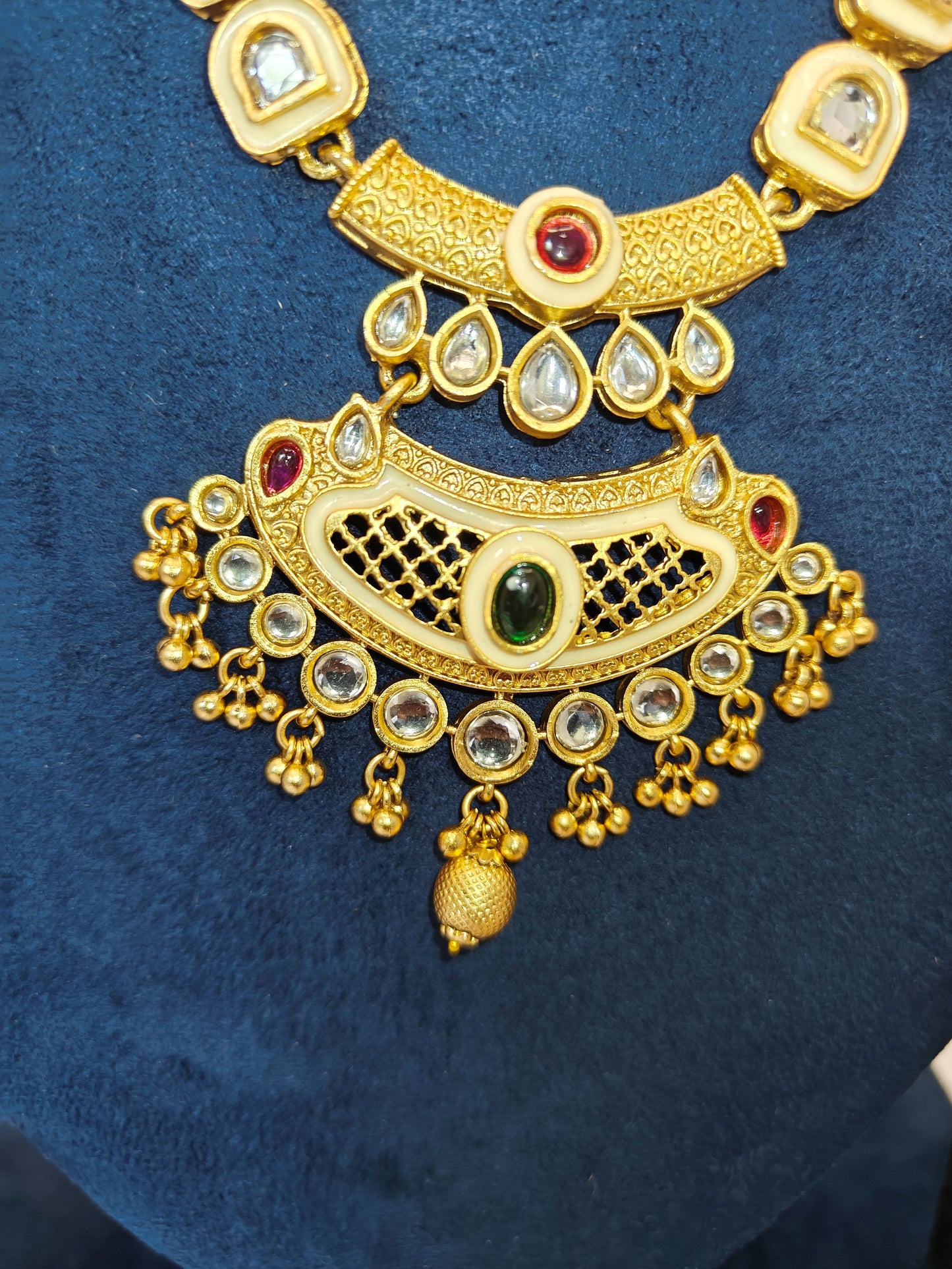 LZ-18 Kundan Necklace Set with Matching Earrings