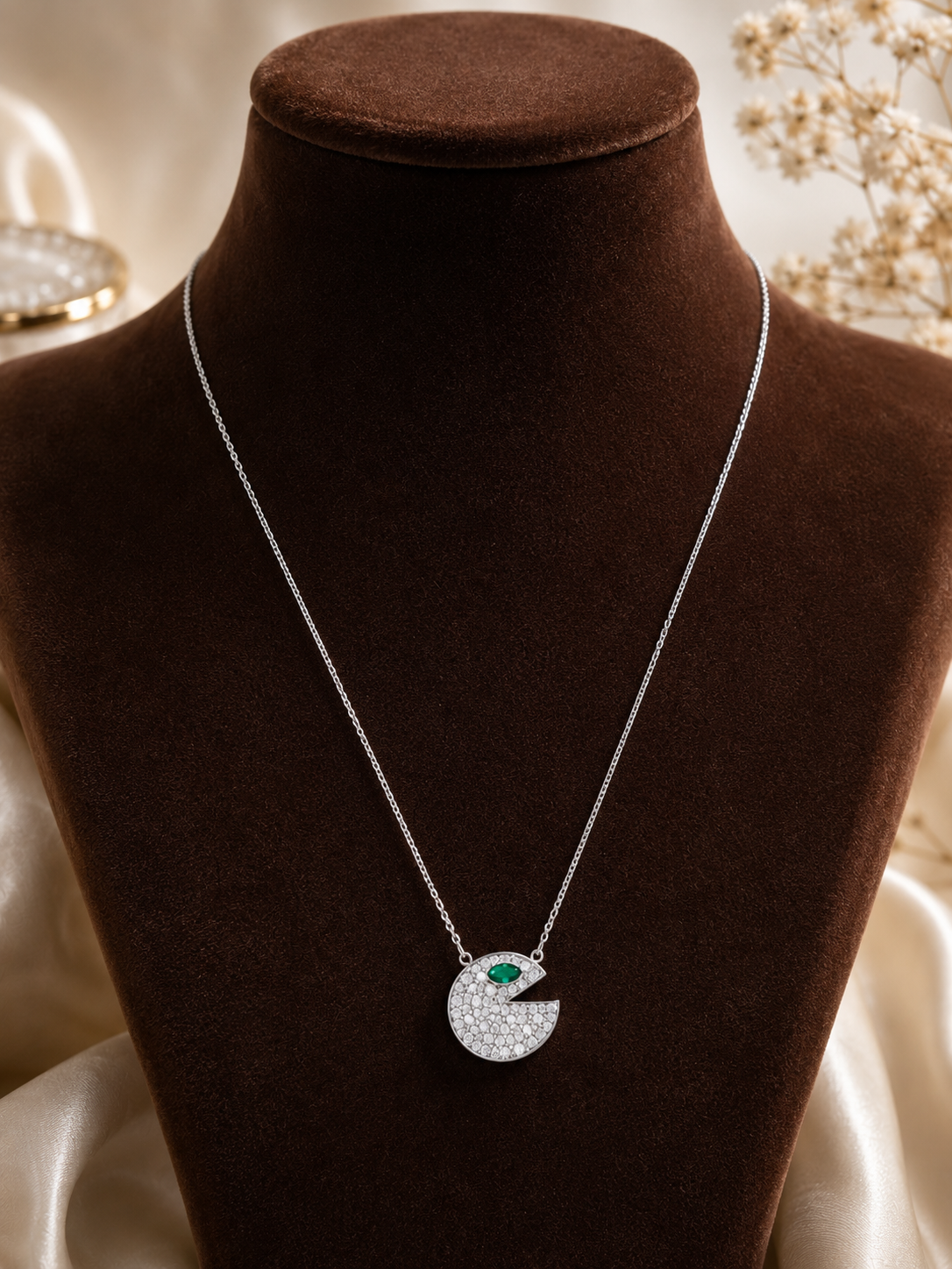 LZ-186 Elara Emerald Eye Crystal Pendant Chain