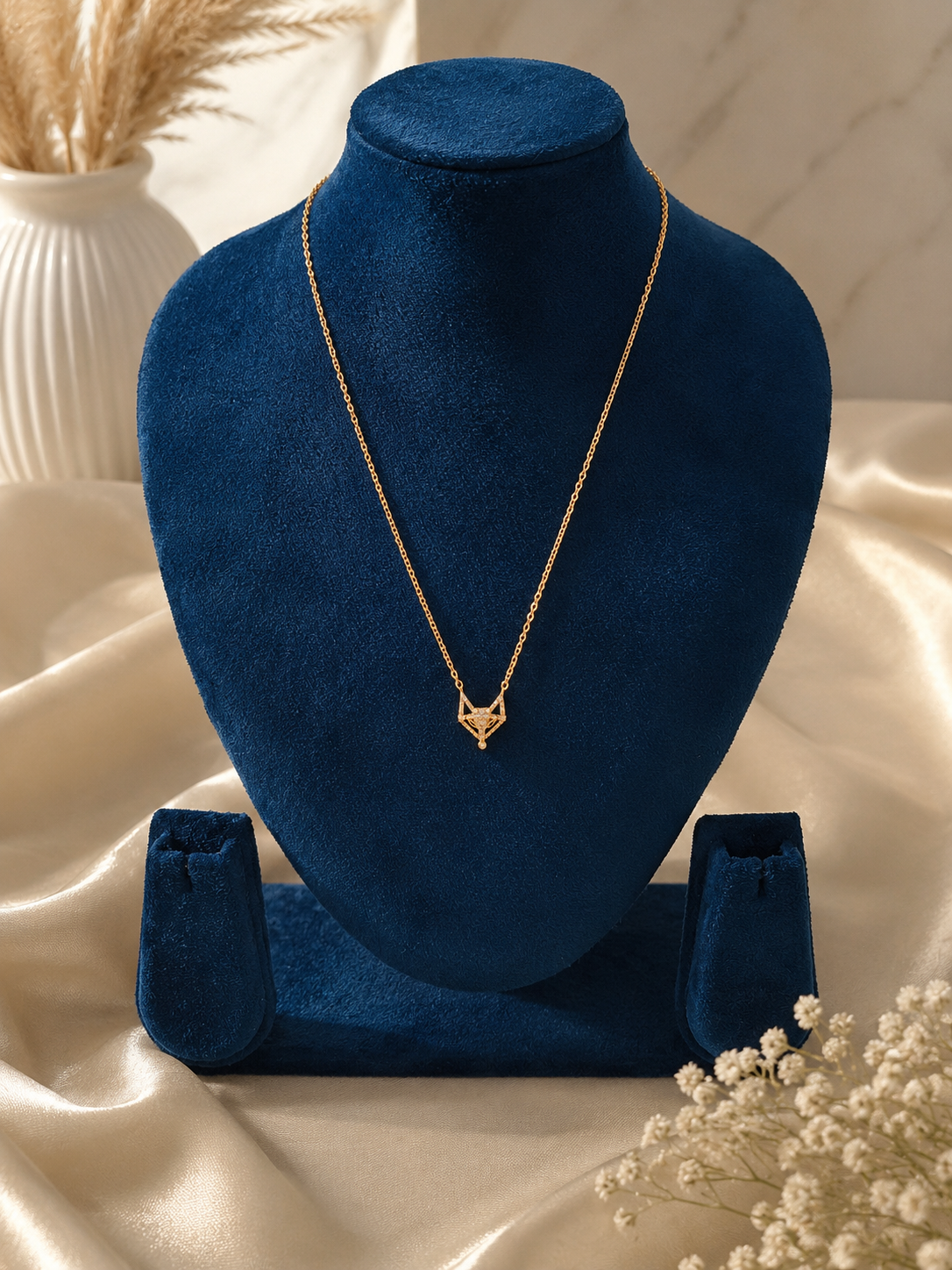 LZ-170 Elegant Geometric Gold Pendant Necklace with Intricate Design
