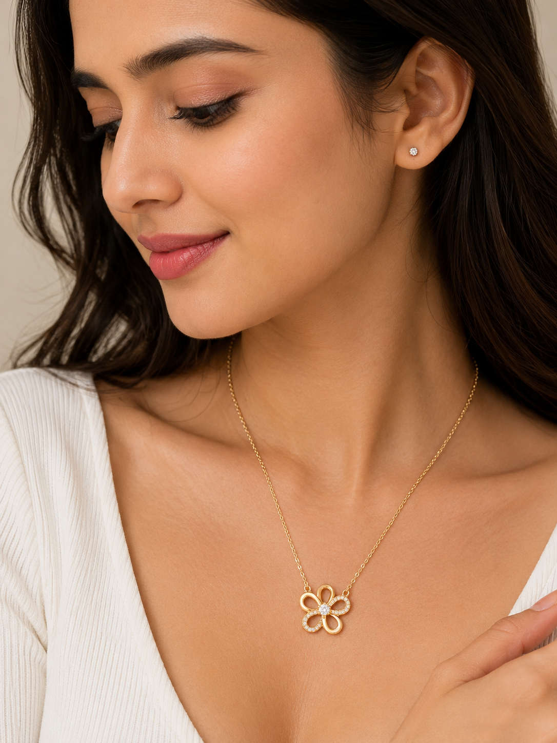 LZ-178 Elara Crystal Bloom Pendant Necklace