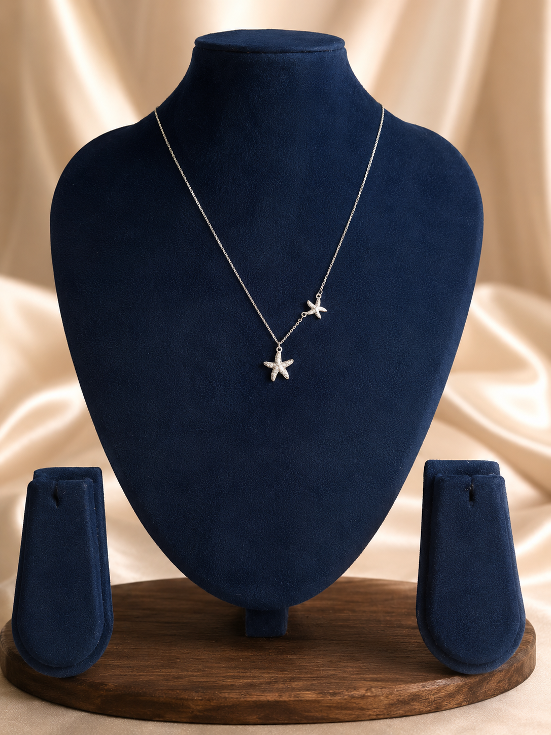 LZ-180 Marina Twin Starfish Pendant Necklace